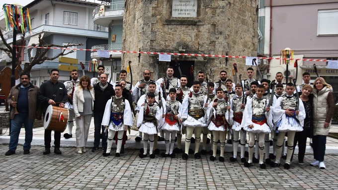 Οι «Γενίτσαροι και Μπούλες» ή «Μπούλες» στο Δημαρχείο χωρίς τον «πρόσωπο»